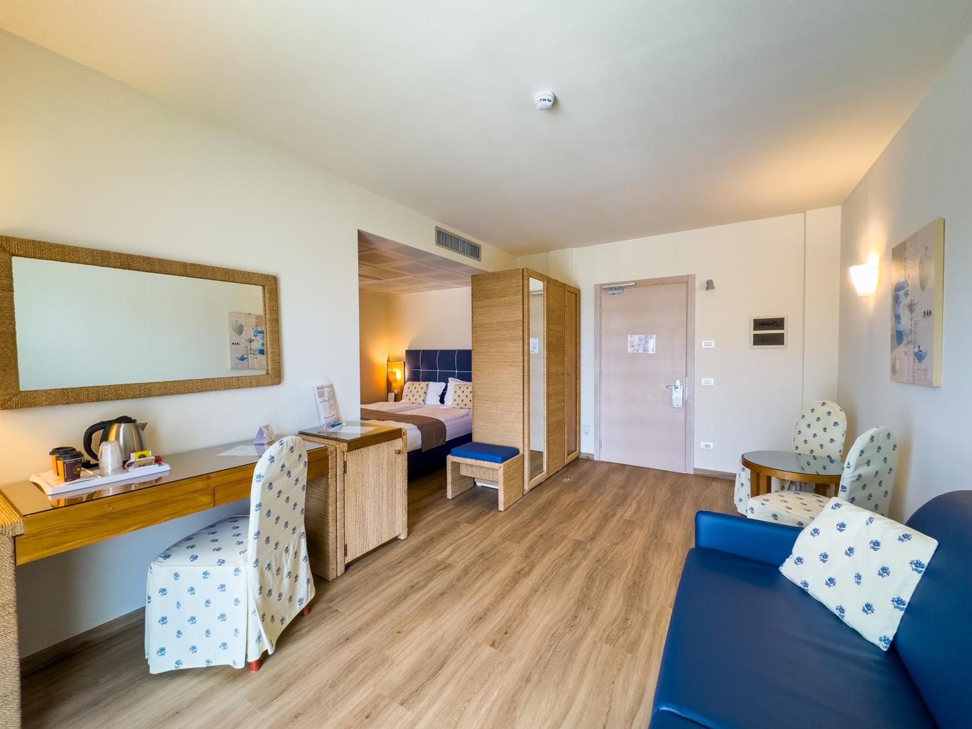 Hotel Arena Сирмионе Екстериор снимка