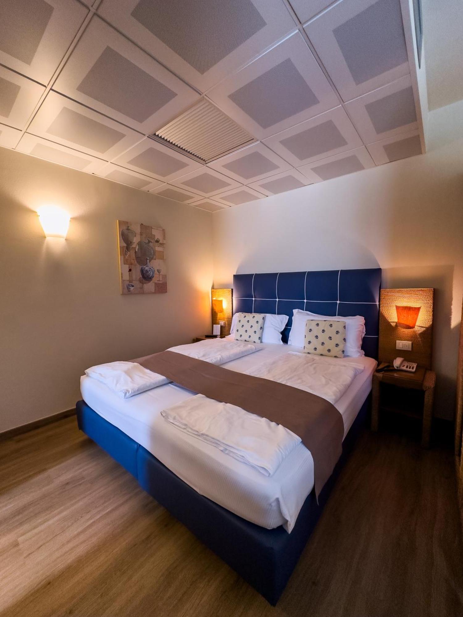 Hotel Arena Сирмионе Екстериор снимка